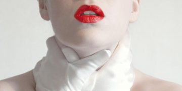 Asfixia erótica: los peligros de una práctica de moda entre los jóvenes que pone en riesgo especialmente a las mujeres
