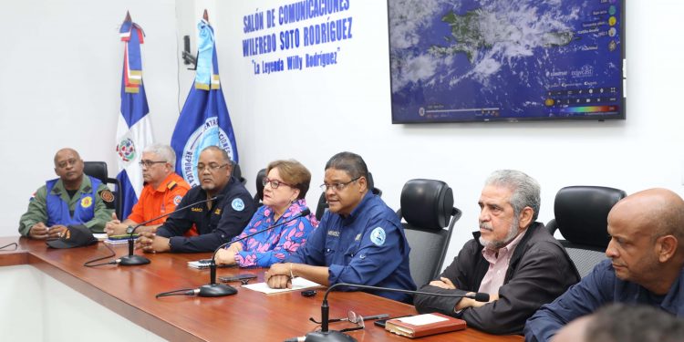 COE incrementa y amplía niveles de alerta; llama a la población en alto riesgo en las provincias alertadas a no descuidarse