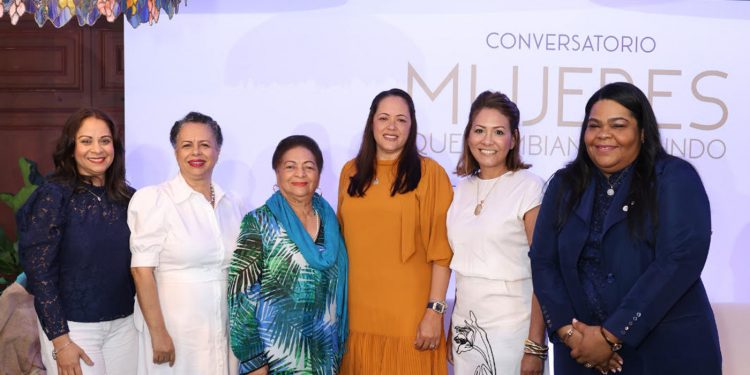 BHD realiza conversatorio en Santiago con Mujeres que Cambian el Mundo