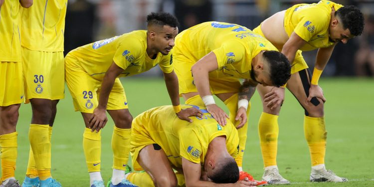 Cristiano Ronaldo llora desconsolado al no poder sumar otro título con el Al Nassr