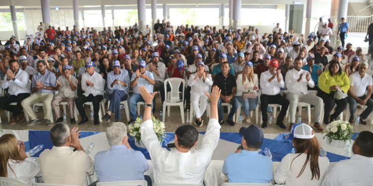 Daniel Rivera promete gestionar proyectos en beneficio de San José de las Matas