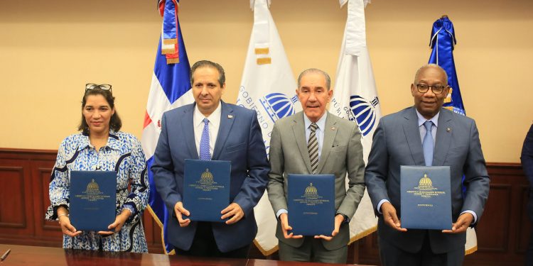UASD, MESCyT, MSP y SNS formarán 200 profesionales de la enfermería