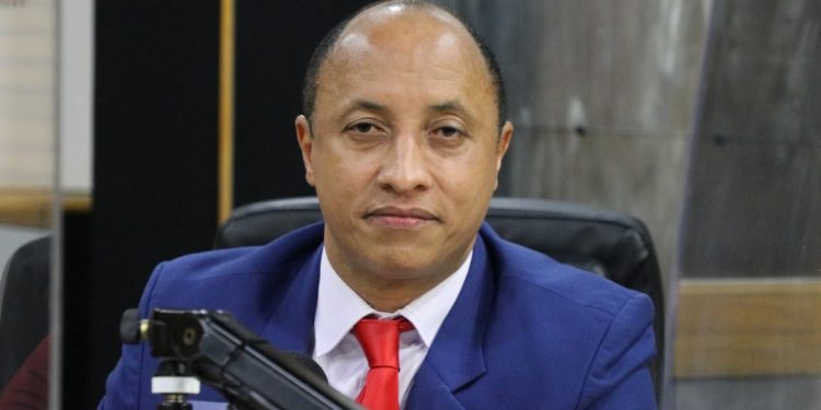 Periodista Elvis Lima denuncia sectores impulsan campaña sucia en contra del presidente Abinader