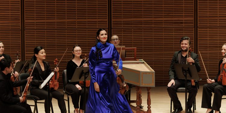 Aisha Syed toca junto a Filarmónica de Qatar