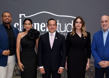 Cleaner Studio Luxury Cars realiza cóctel para presentar a clientes corporativos los nuevos modelos y equipamientos de las marcas Maybach, AMG Mercedes Benz