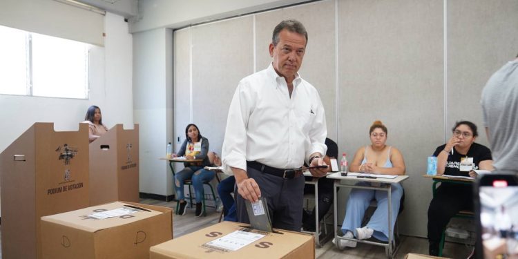 Ito Bisonó felicita a la ciudadanía por acudir a las urnas a votar masivamente en orden, tranquilidad y civilizadamente