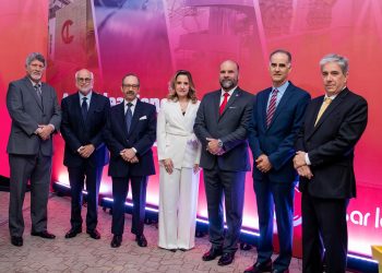 César Iglesias distribuirá 1,200 millones de pesos entre sus accionistas