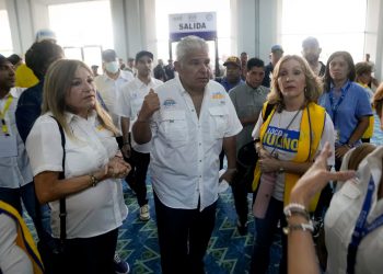 José Raúl Mulino lidera las presidenciales en Panamá, según datos preliminares