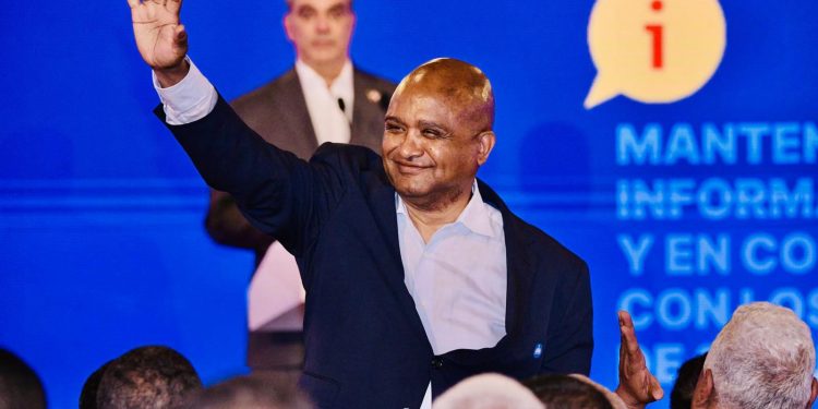 Piden un “Soberano al Mérito 2025” a «LA Semanal con la prensa del presidente Abinader» por su impacto en los medios de comunicación