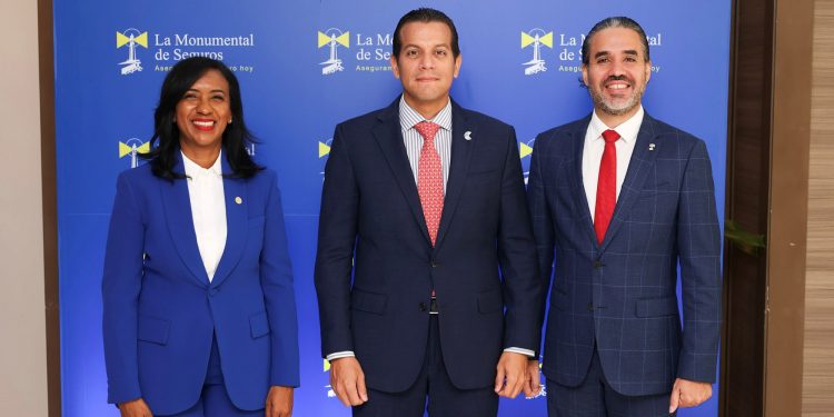 Seguros Monumental realiza conferencia sobre novedoso “Seguro paramétrico Huracán”