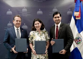 MICM y Universidad de Purdue firman acuerdo para impulsar la industria de semiconductores en RD