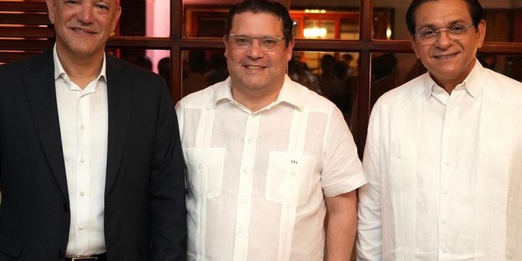 Sanz Lovatón vaticina Daniel Rivera ganará senaduría de Santiago con votación histórica