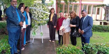 UASD conmemora 30 años desaparición de Narcisazo con una ofrenda floral