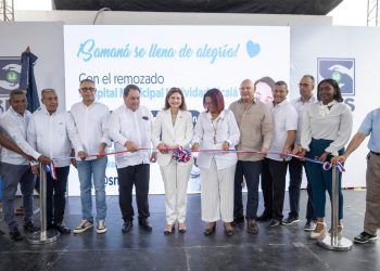 Vicepresidenta Peña entrega obras de salud en Samaná