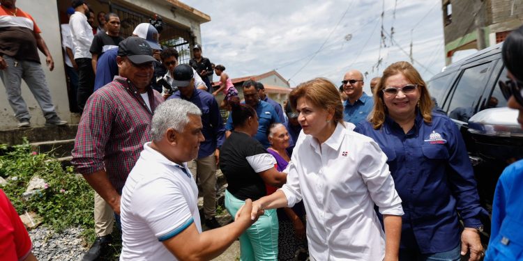 Vicepresidenta Peña activa plan de emergencia para reconstruir viviendas perjudicadas por inundaciones en SFM