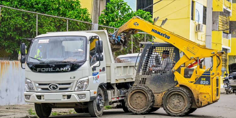 Alcaldía de Santiago bajo la gestión de Ulises Rodríguez mantiene operativos de limpieza urbana