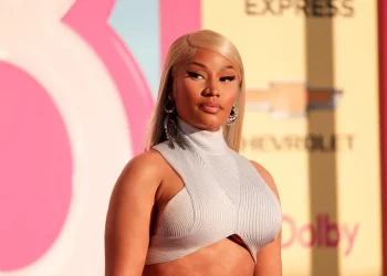 Nicki Minaj se disculpó en Manchester por posponer su concierto, tras ser detenida en Países Bajos