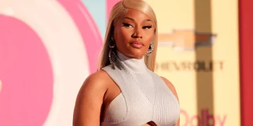 Nicki Minaj se disculpó en Manchester por posponer su concierto, tras ser detenida en Países Bajos