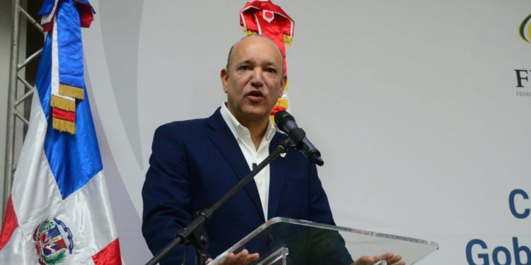 Alcalde de Santiago destaca avances en recolección de basura