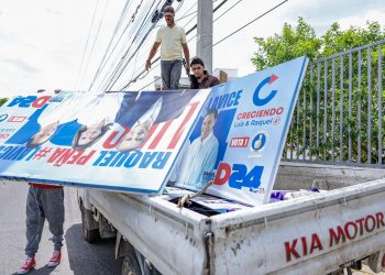 Alcalde de Santiago inicia operativo para retirar propaganda política tras elecciones