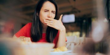 Diarrea por intoxicación alimentaria: cómo se produce y qué comidas debes evitar