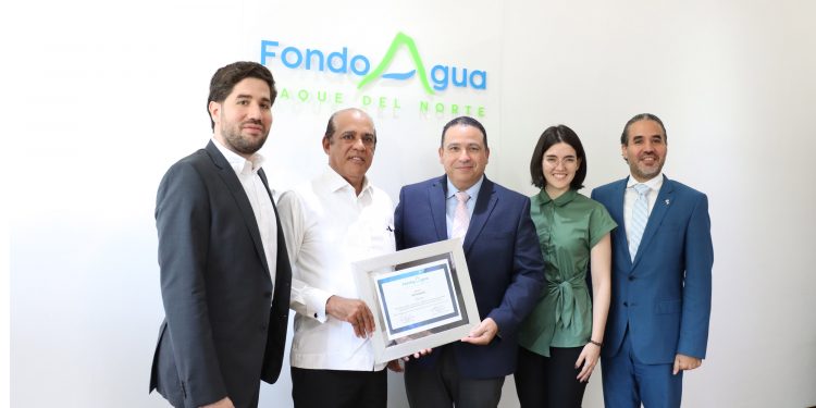 ARS Monumental sella compromiso con el Fondo Agua Yaque del Norte
