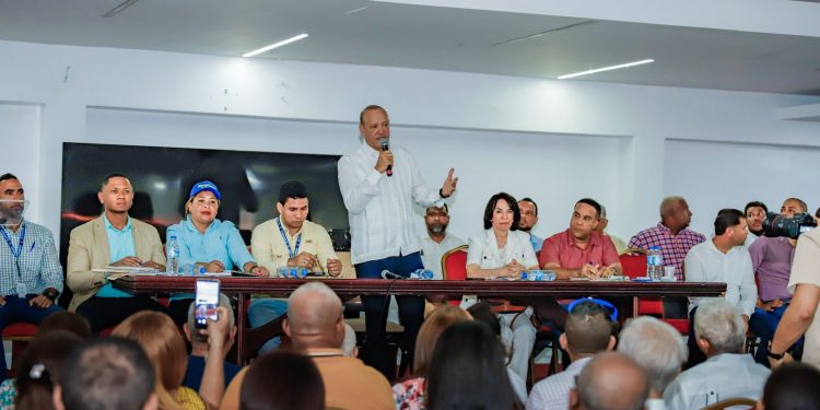Alcaldía de Santiago realiza gran asamblea comunitaria con representantes de las Junta de Vecinos del municipio