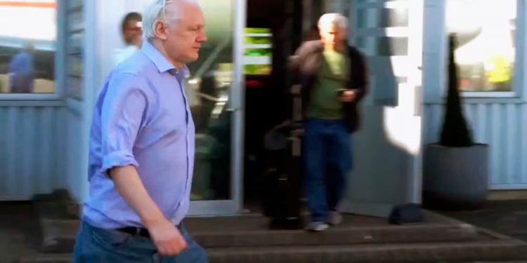 Assange, fundador de Wikileaks, llega a un acuerdo con Estados Unidos para quedar en libertad