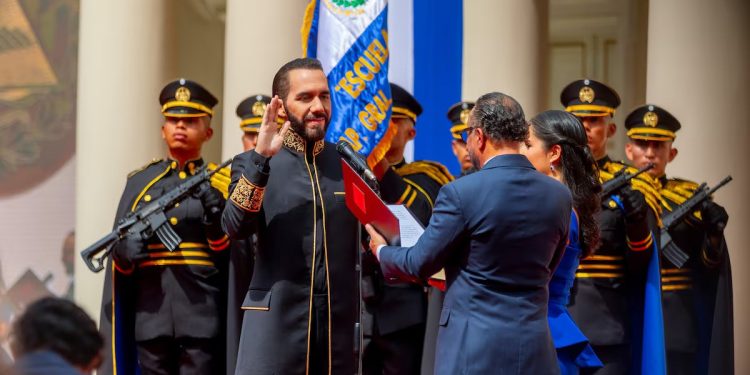 Bukele exhibe un inmenso poder en su toma de posesión: “Es el momento más importante de nuestra historia reciente”