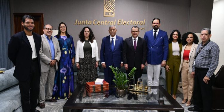 La Comisión de Burocracia Cero y la JCE se reúnen para implementar la interoperabilidad del Registro Civil