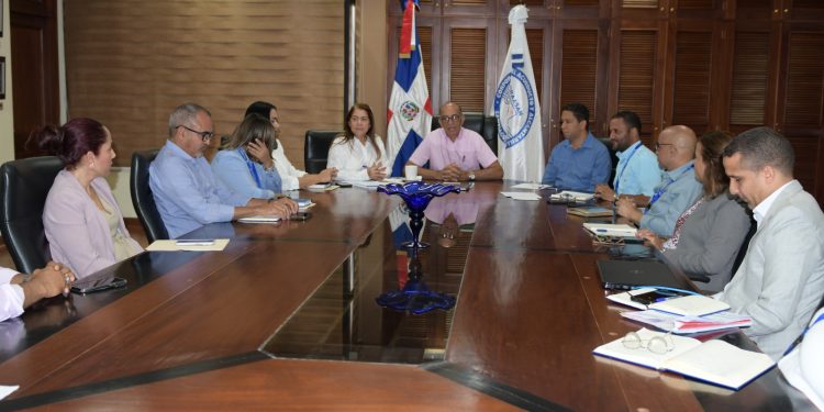 Director de Coraasan da seguimiento a turbidez con equipo técnico