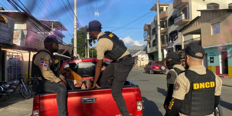 «Operativo de la DNCD contra el tráfico y microtráfico de drogas en Jarabacoa”