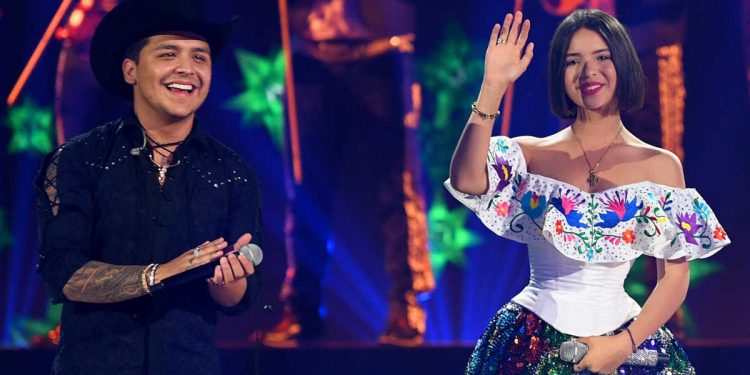 Ángela Aguilar muestra el tatuaje que se hizo en honor a Christian Nodal y dice que no están casados