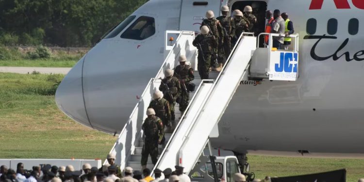 Biden pidió que más países ayuden a Haití tras la llegada de un contingente de 400 policías de Kenia al país caribeño