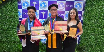 Johan Rosario: primer tamborileño en recibir título internacional de Doctor Honoris y Causa, en Honduras