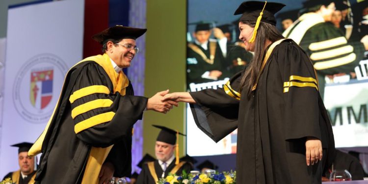 PUCMM lidera el ranking QS World University Rankings 2025 en el país