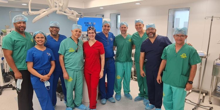 El Dr. Pablo Mateo y el Dr. Juan Fulla realizaron una semana de jornada para apoyar a pacientes masculinos de bajos recurso