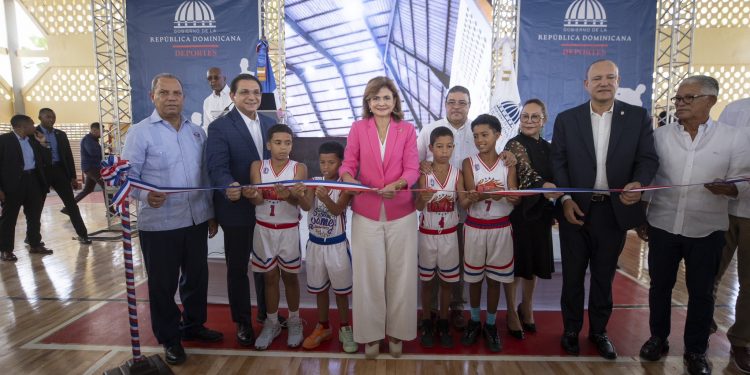 Raquel Peña entrega nuevas instalaciones deportivas en Santiago y Espaillat: «un legado para el futuro de la juventud