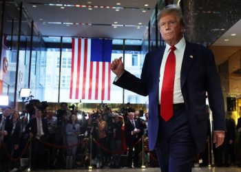 Multimillonarios que abandonaron a Trump vuelven a apoyarle pese a sus causas penales
