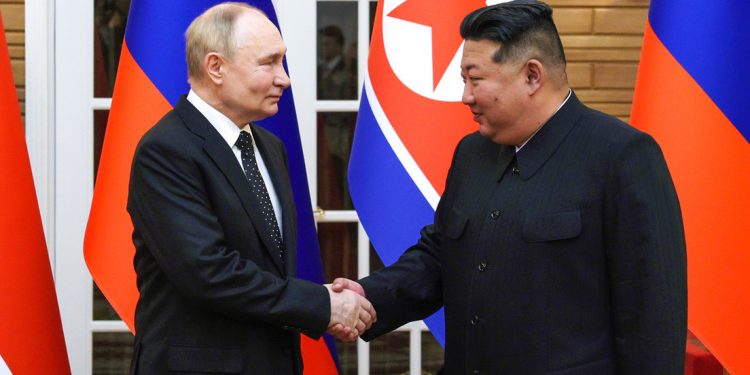 Kim Jong-un respalda a Rusia en cumbre con Putin