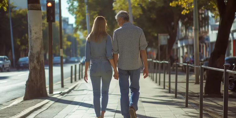 Un simple cambio en la forma de caminar puede ayudar a quemar más calorías