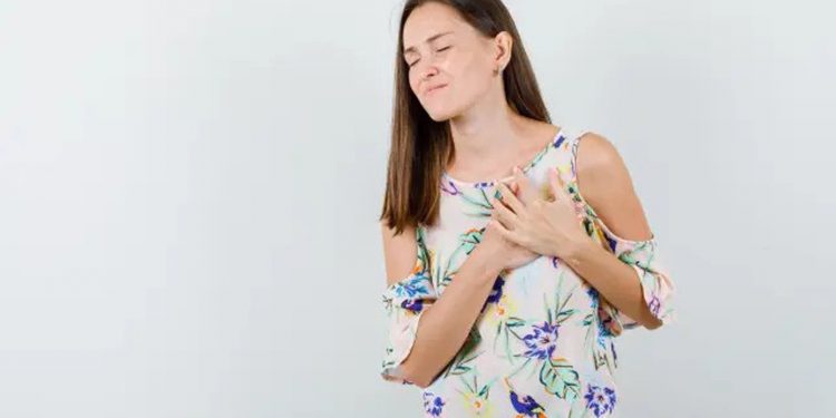 ¿Cuándo se considera que la menopausia es precoz y que riesgos conlleva padecerla?