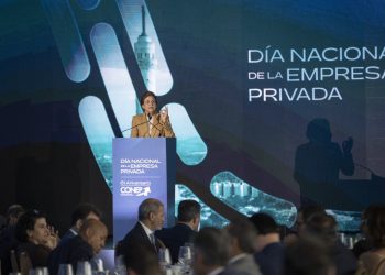 Vicepresidenta afirma reforma transformará el sistema en uno más humano y equitativo; apoyo del empresariado es fundamental