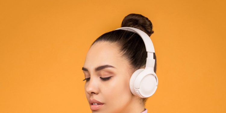 ¿Por qué no hay que usar auriculares todo el tiempo?