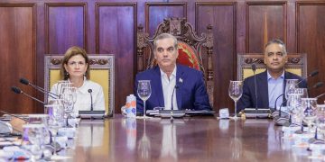 Abinader revisa lineamientos para el Presupuesto 2025 con ministros y directores