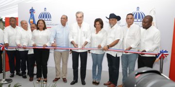 Abinader entrega remozada planta de tratamiento de Hainamosa que beneficiará a más de 80 mil habitantes