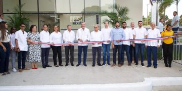 Presidente Abinader inaugura Centro Tecnológico en Haina y anuncia iniciativas clave en San Cristóbal