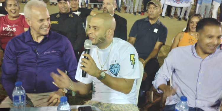 Fundación Verano Ardiente, empresarios, políticos y Ala Jaza se unen para construir una vivienda en Jarabacoa