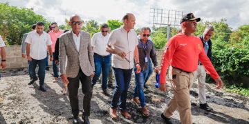 Alcalde Ulises Rodríguez anuncia finalización del edificio del Cuerpo de Bomberos por parte del gobierno