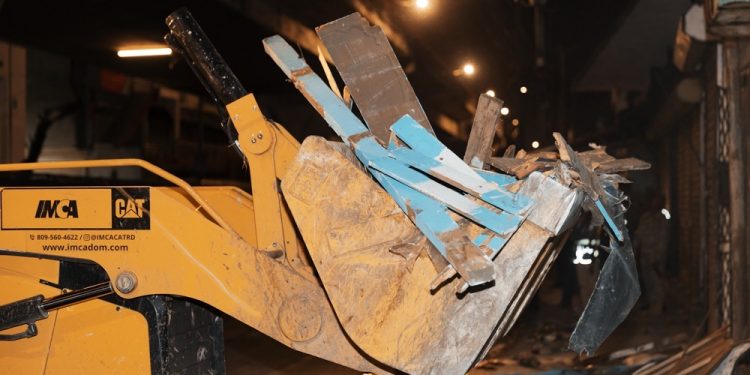 Alcaldía del DN recupera 1.4 kilómetros lineales de aceras en la 27 de Febrero durante operativo